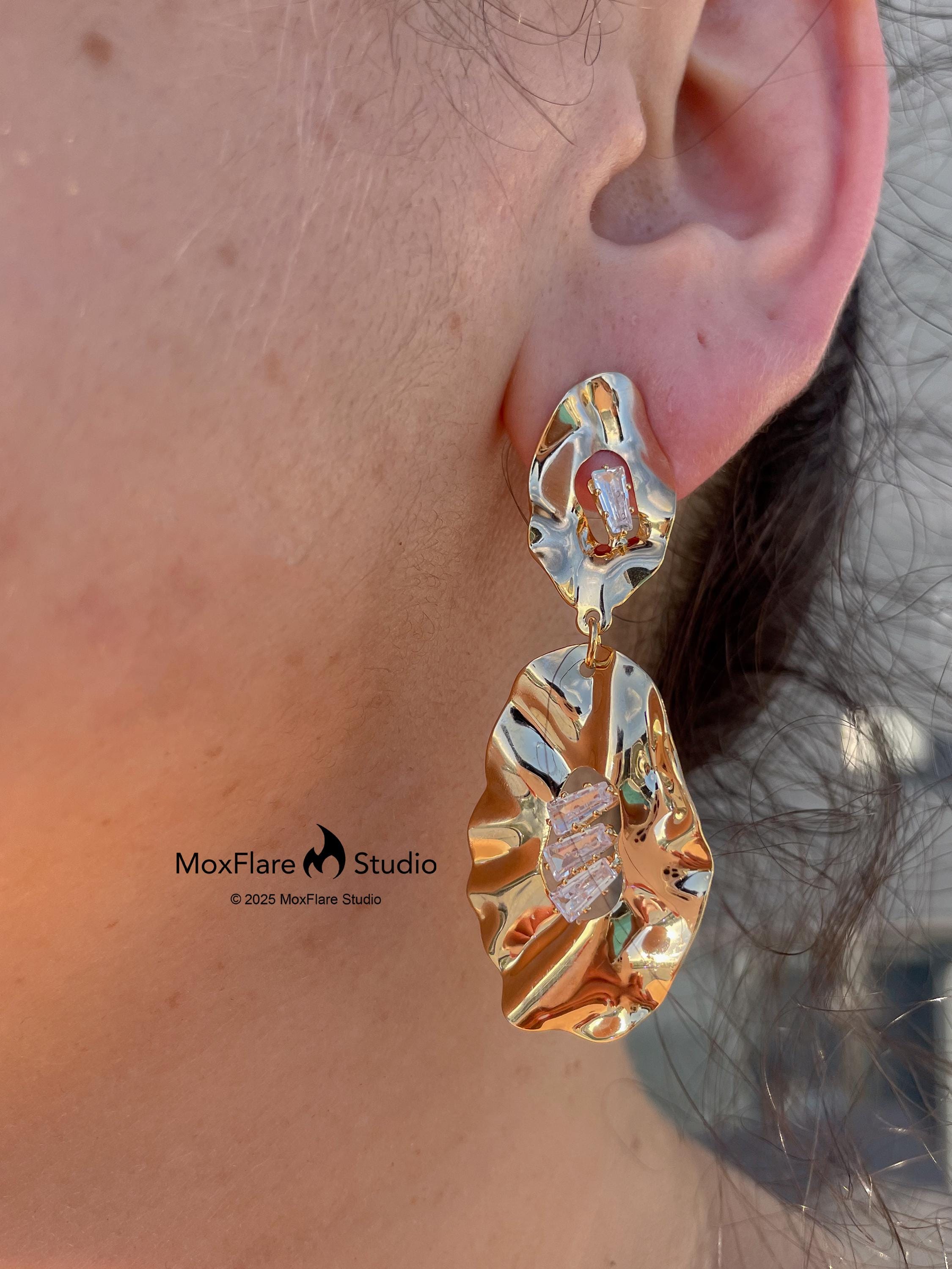 Orecchini in oro, orecchini importanti, orecchini pendenti in oro, orecchini con zirconi cubici, orecchini pendenti, orecchini unici per donna, regalo