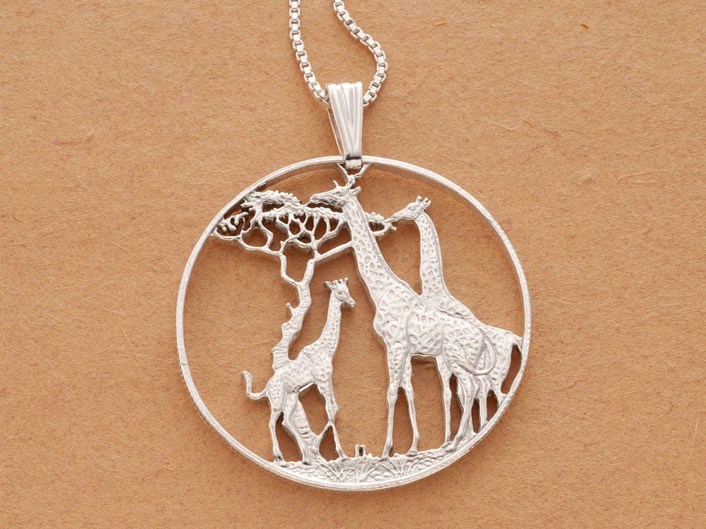 "Ciondolo giraffa in argento sterling, gioielli giraffa in argento sterling, gioielli giraffa, gioielli fauna selvatica africana, diametro 1 1/2 \", (#"