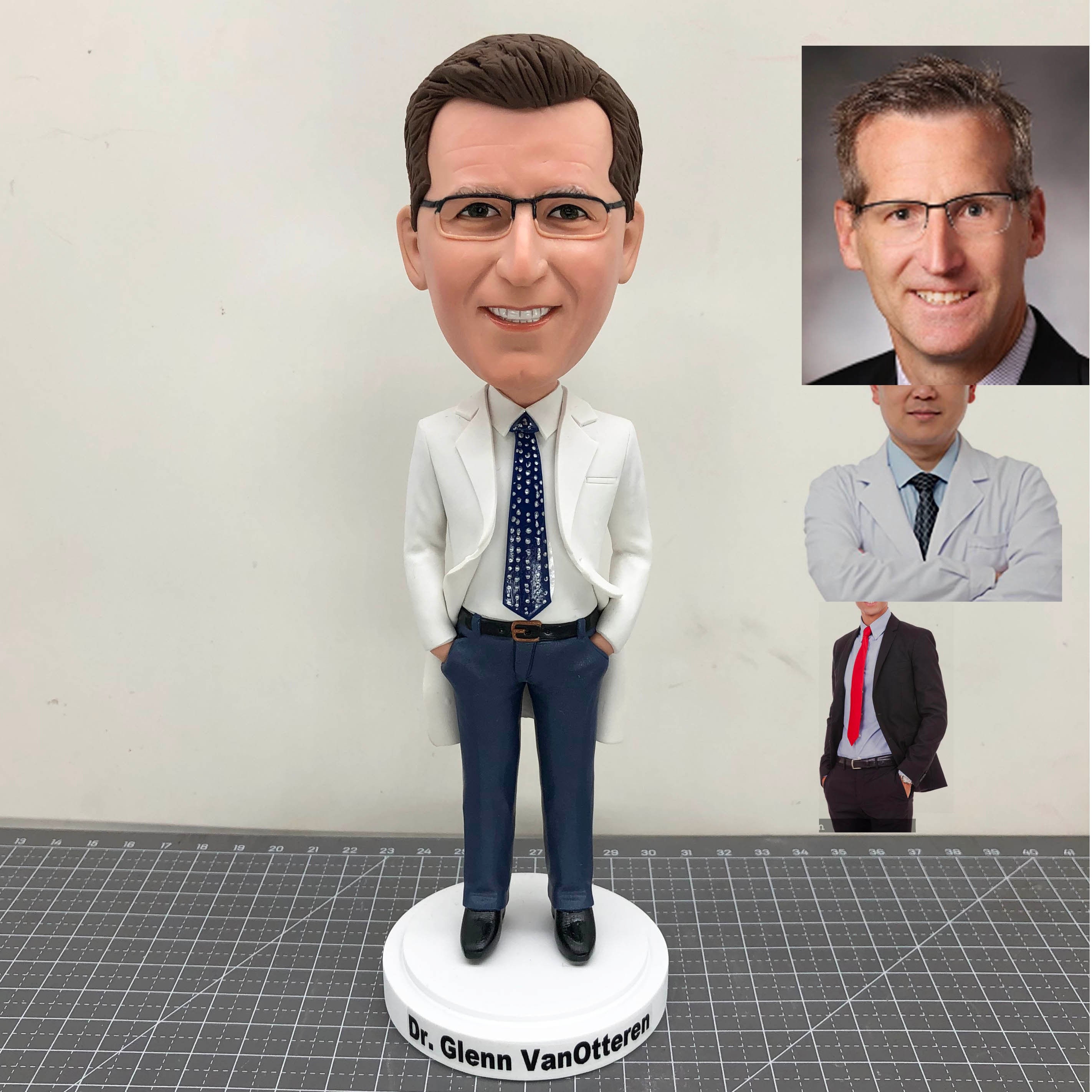 Bobblehead aziendali personalizzati, bobblehead di uomo d'affari personalizzati, bobblehead di uomo in giacca e cravatta personalizzati, bobblehead pe