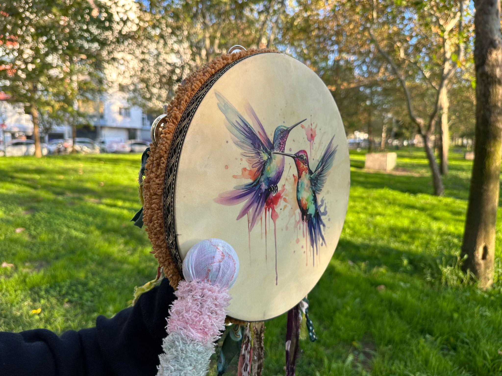 Tamburo sciamanico tradizionale da 12 pollici con motivo a uccelli colorati - Tamburo rituale e di meditazione femminile / Strumento spirituale artigi