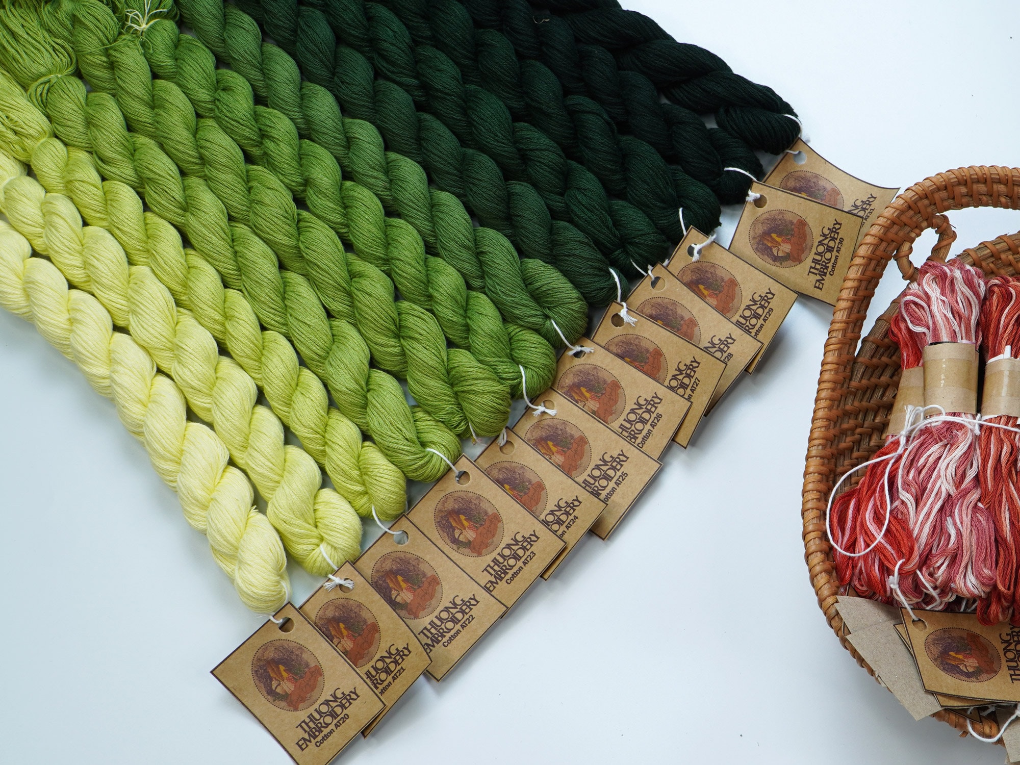 Set di 12 colori - Filo da ricamo in cotone - Matasse da 30 iarde e matasse da 60 iarde - AT20 a AT31