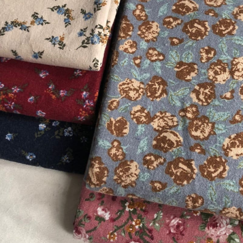Tessuto di cotone a fiori, tessuto di design, tessuto a fiori, tessuto di cotone, tessuto a fiori stampato, tessuto morbido, tessuto per abiti estivi,