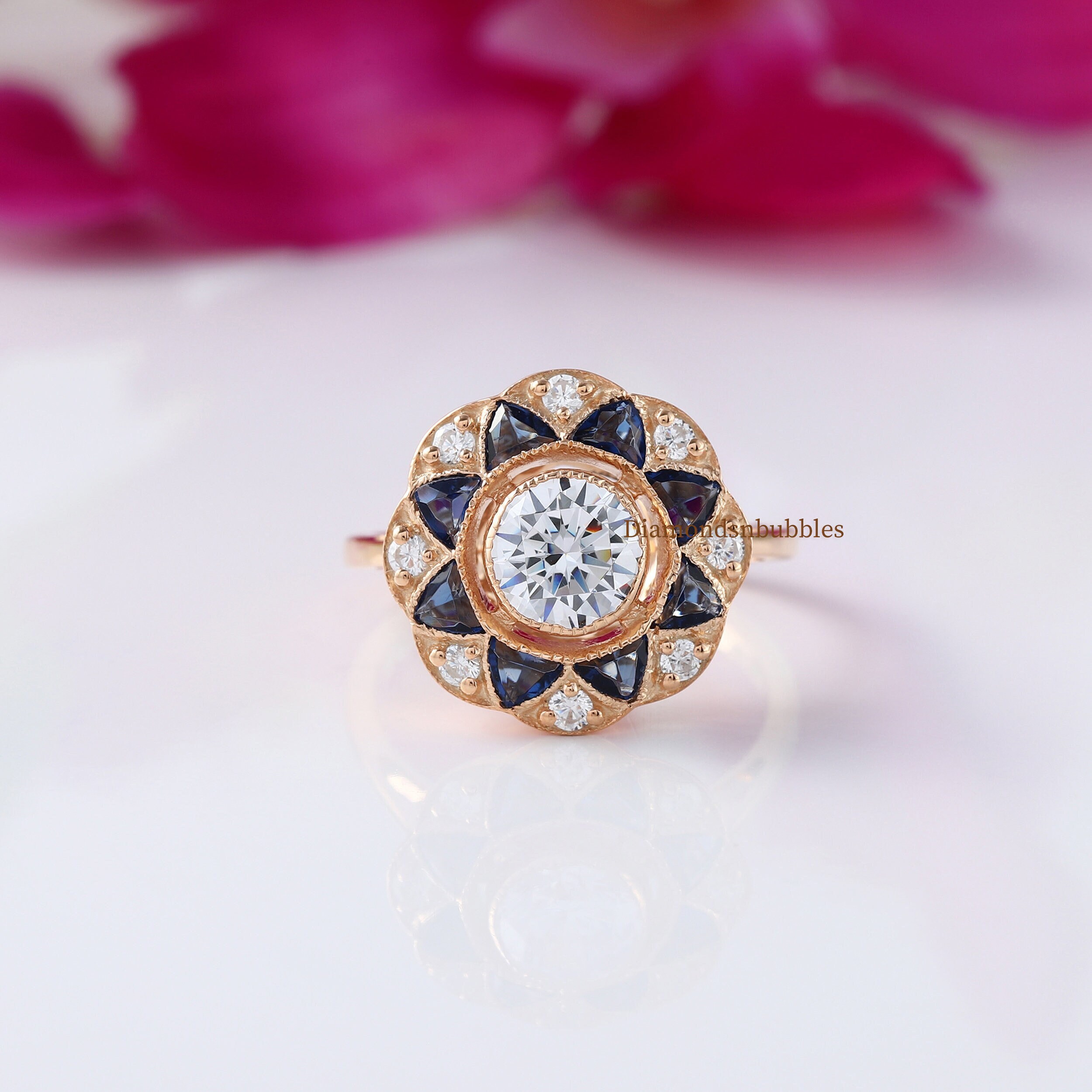Anello con alone Art Déco-zaffiro, anello Art Déco vintage, anello in stile floreale, anello con castone Milgrain, anello con diamanti e zaffiri roton
