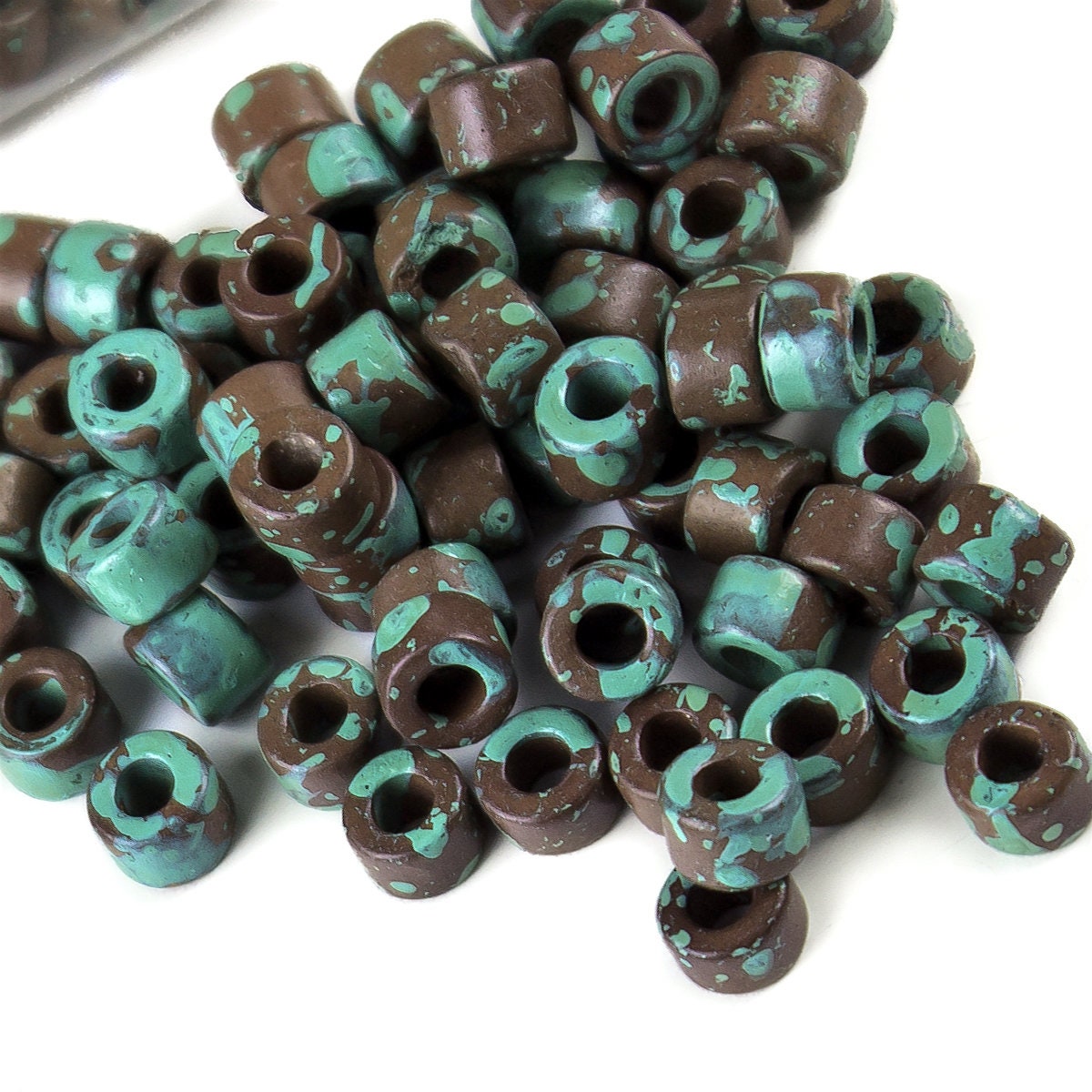 Perline in ceramica Mykonos, greche, mini perline tubolari, effetto anticato, marrone screziato, patina verde rame, 6 x 4 mm, 30 pezzi