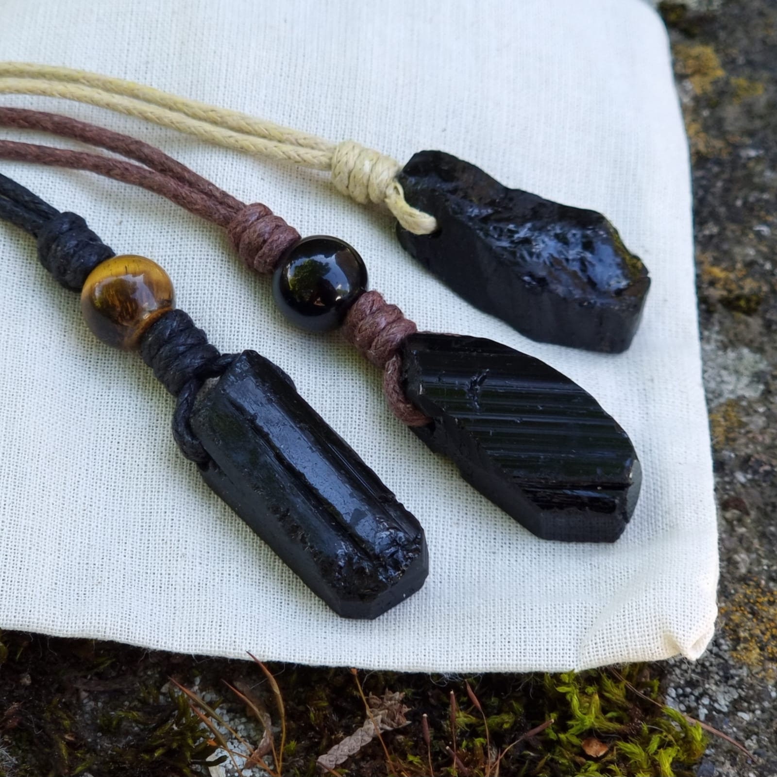 Collana di tormalina nera grezza | Ciondolo di tormalina nera, collana di tormalina nera, catena nera | Tormalina nera grezza