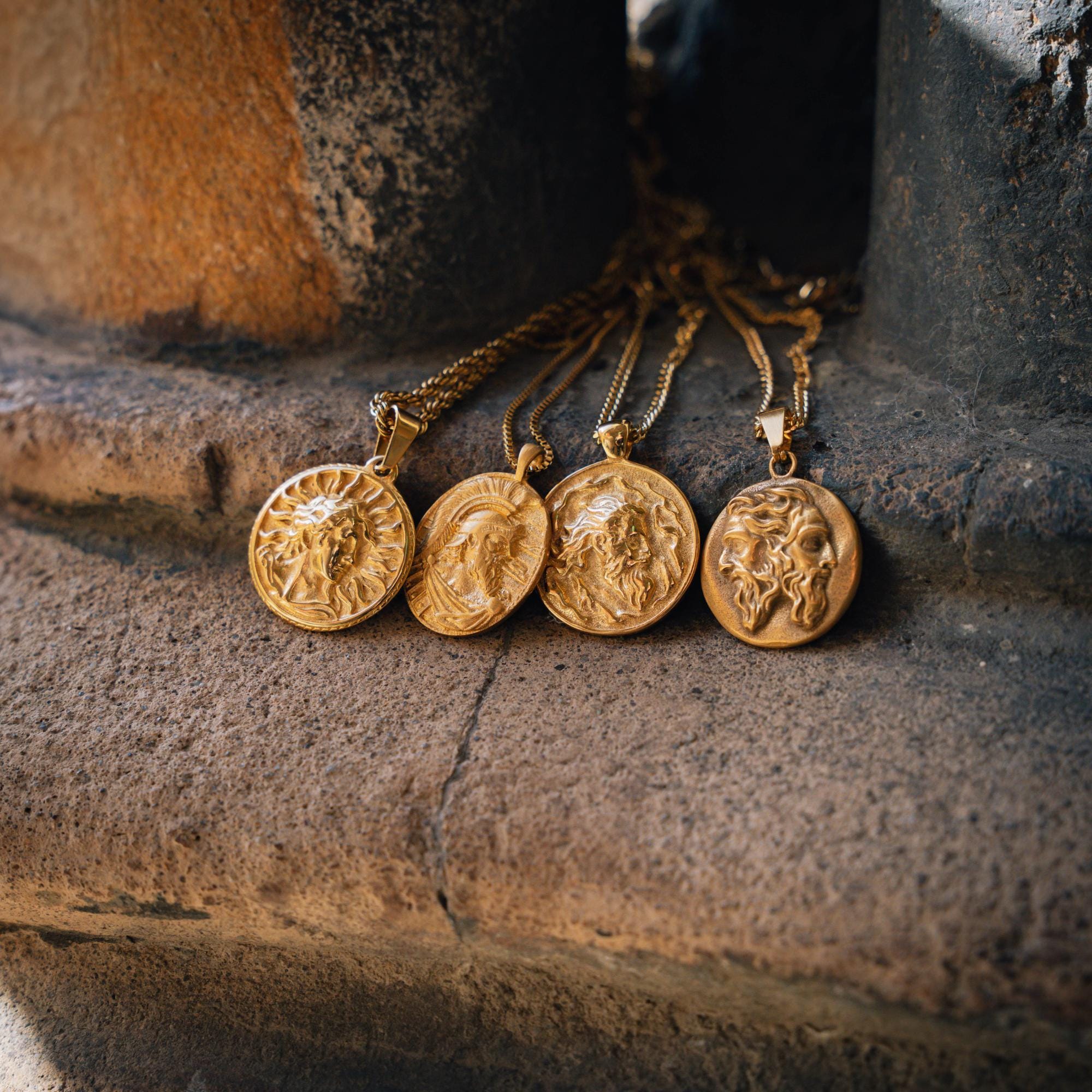 Collana da uomo, ciondolo con catena in oro 18 carati, collana con ciondolo dio greco per uomo - Collana Zeus - Collana Apollo, Giano, Ares Medaglione
