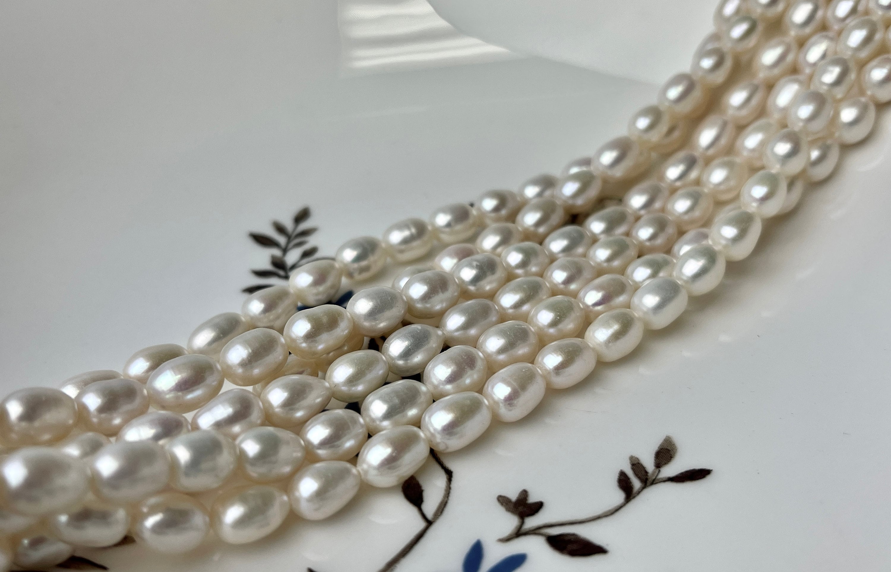 Perle di perle d'acqua dolce di riso bianco naturale AA da 6 x 8 mm Perle di perle d'acqua dolce di riso / ovali autentiche Perle di perle d'acqua dol