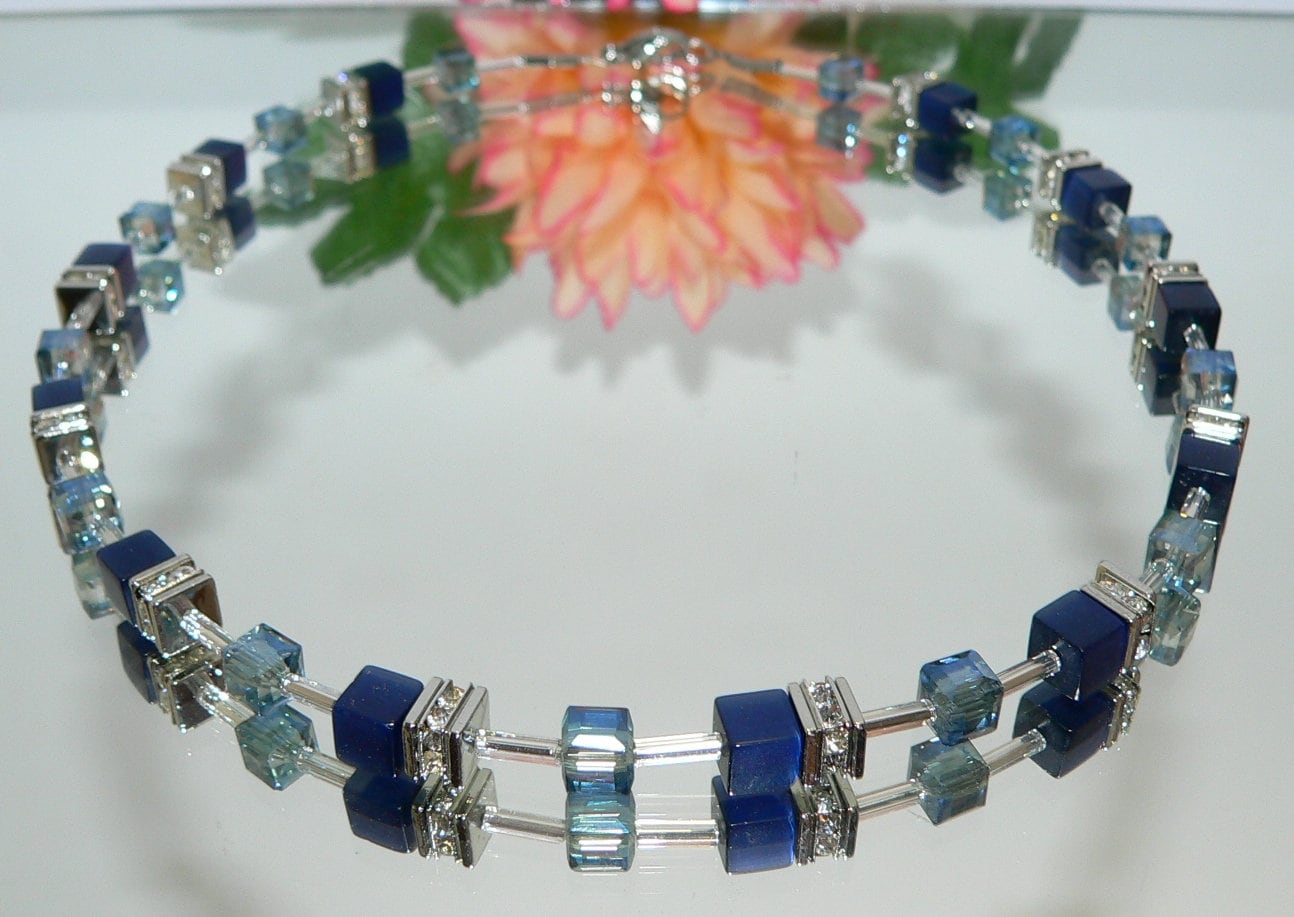 Collana cubo, collana, catena, collana, cubo, cubo, occhio di gatto, vetro, cristallo, strass, blu, blu scuro, blu notte,