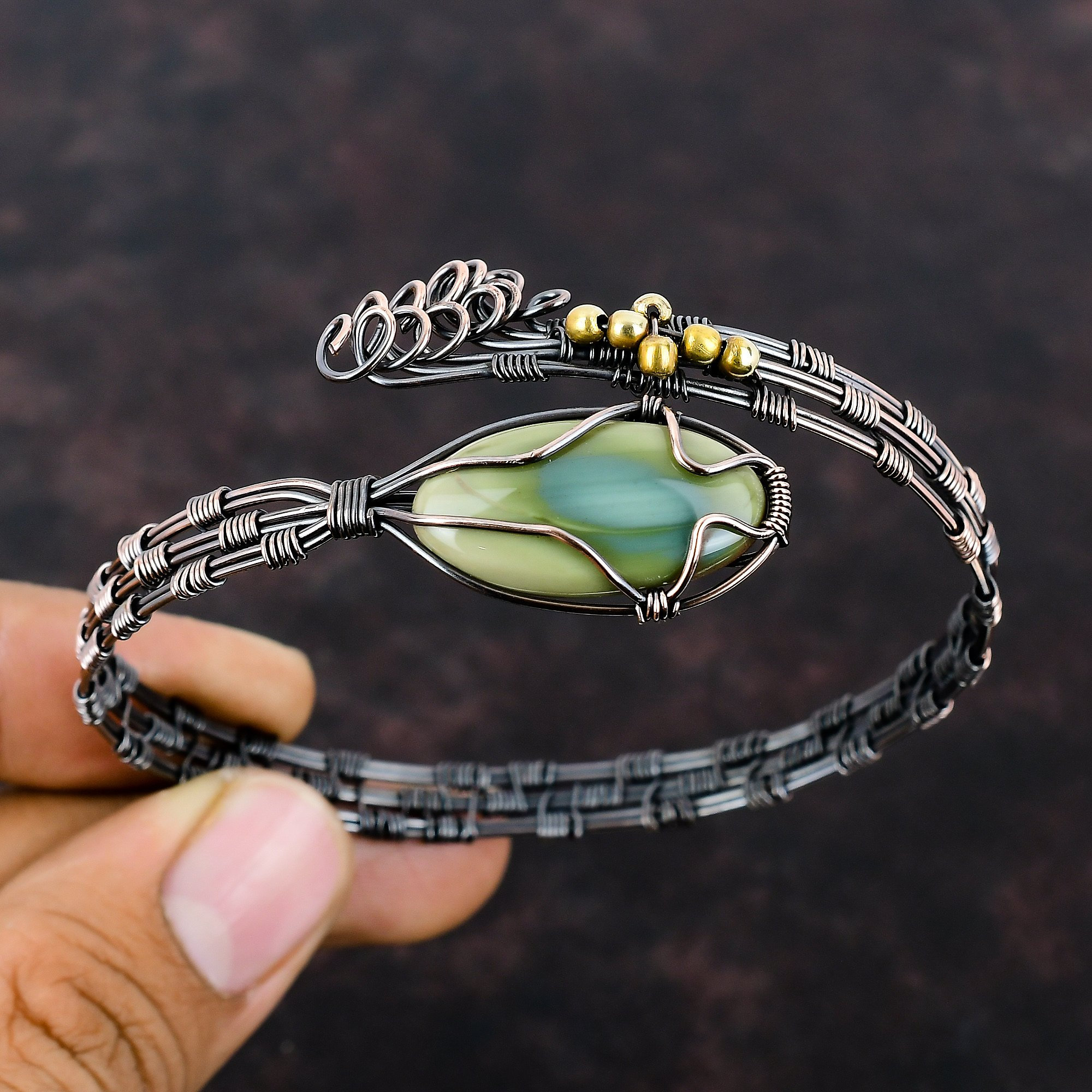 Bracciale rigido in diaspro imperiale, bracciale rigido regolabile avvolto in filo di rame, bracciale rigido con pietre preziose, bracciale rigido fat