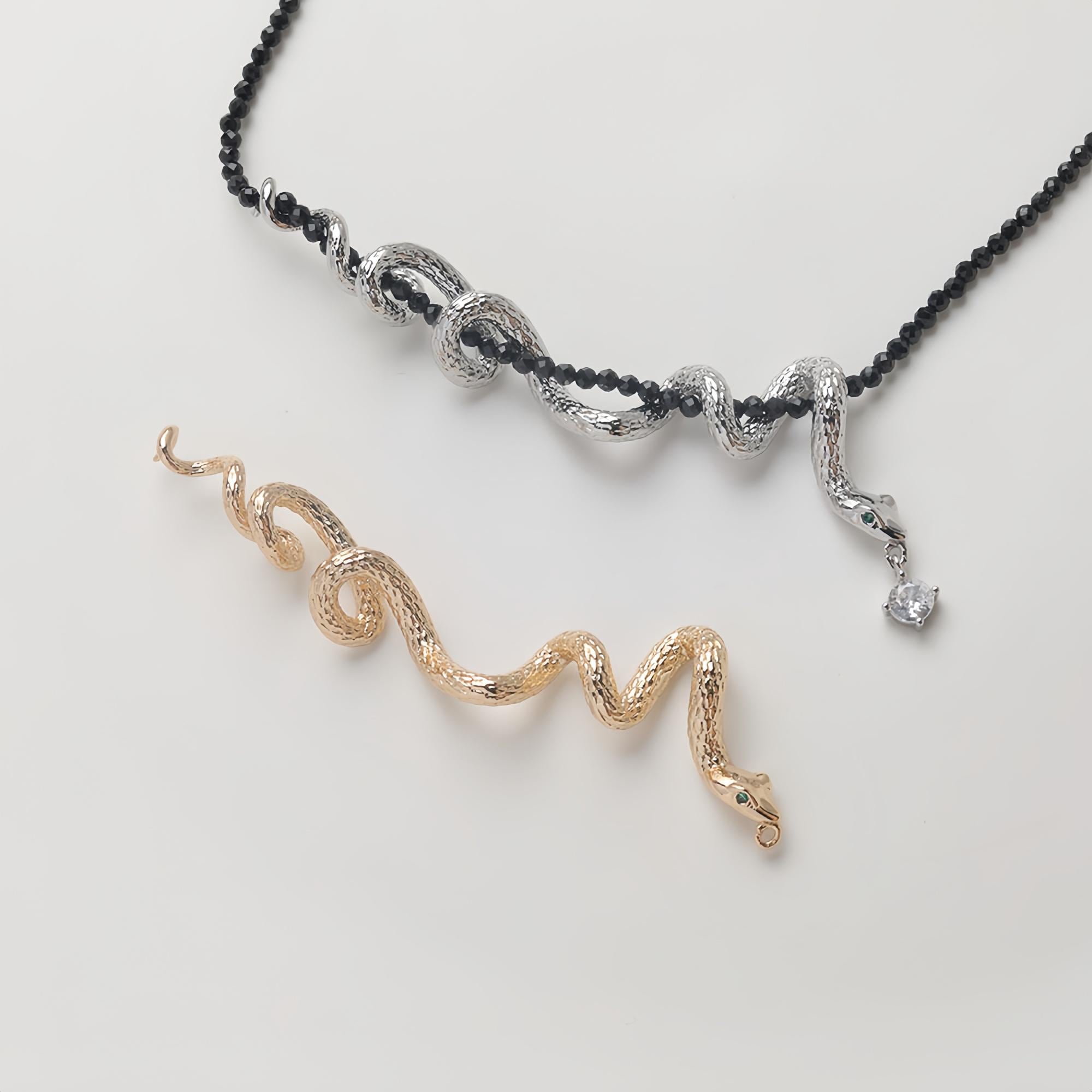 Ciondolo a forma di serpente placcato in oro 18K senza nichel, ciondolo con iniziale in oro, ciondolo a forma di serpente in vermeil, ciondolo con occ