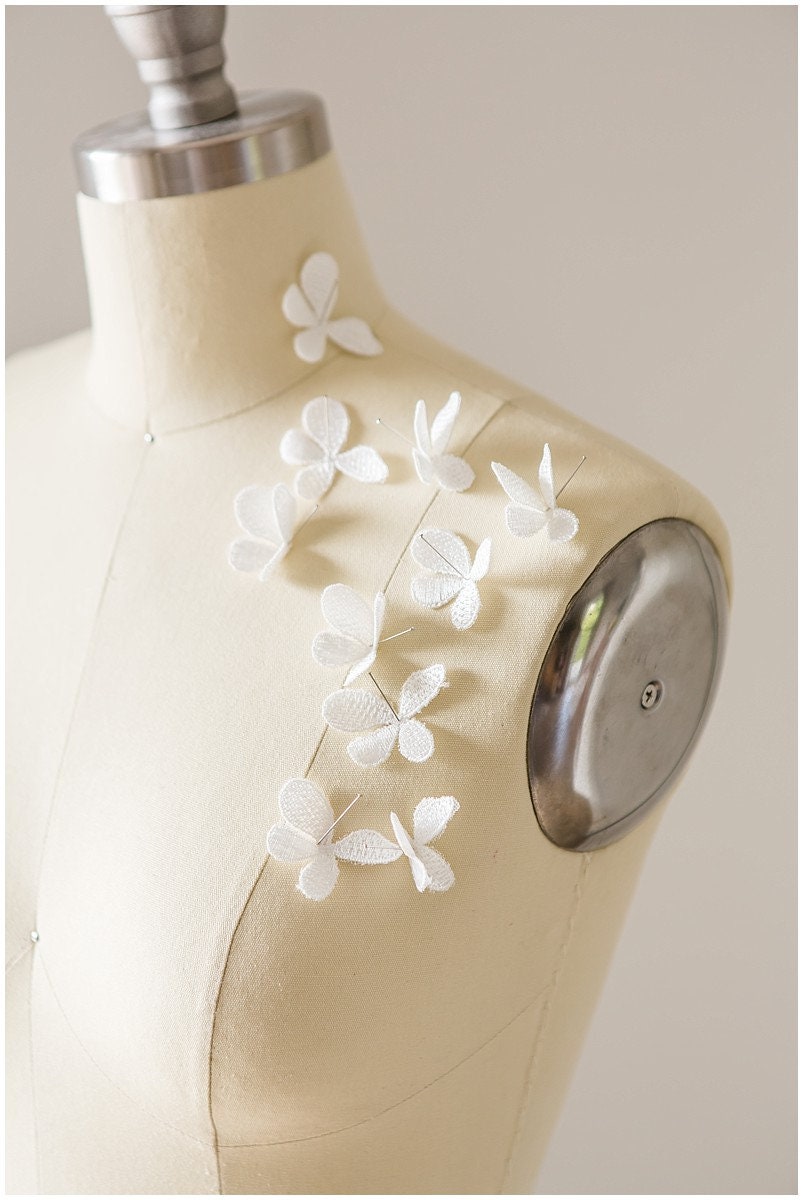 A17-088/ 20 pezzi. Toppa con fiore in pizzo, fiore 3D da cucire, applicazione in pizzo con fiore 3D, fiore in pizzo 3D, applicazione in pizzo per abit