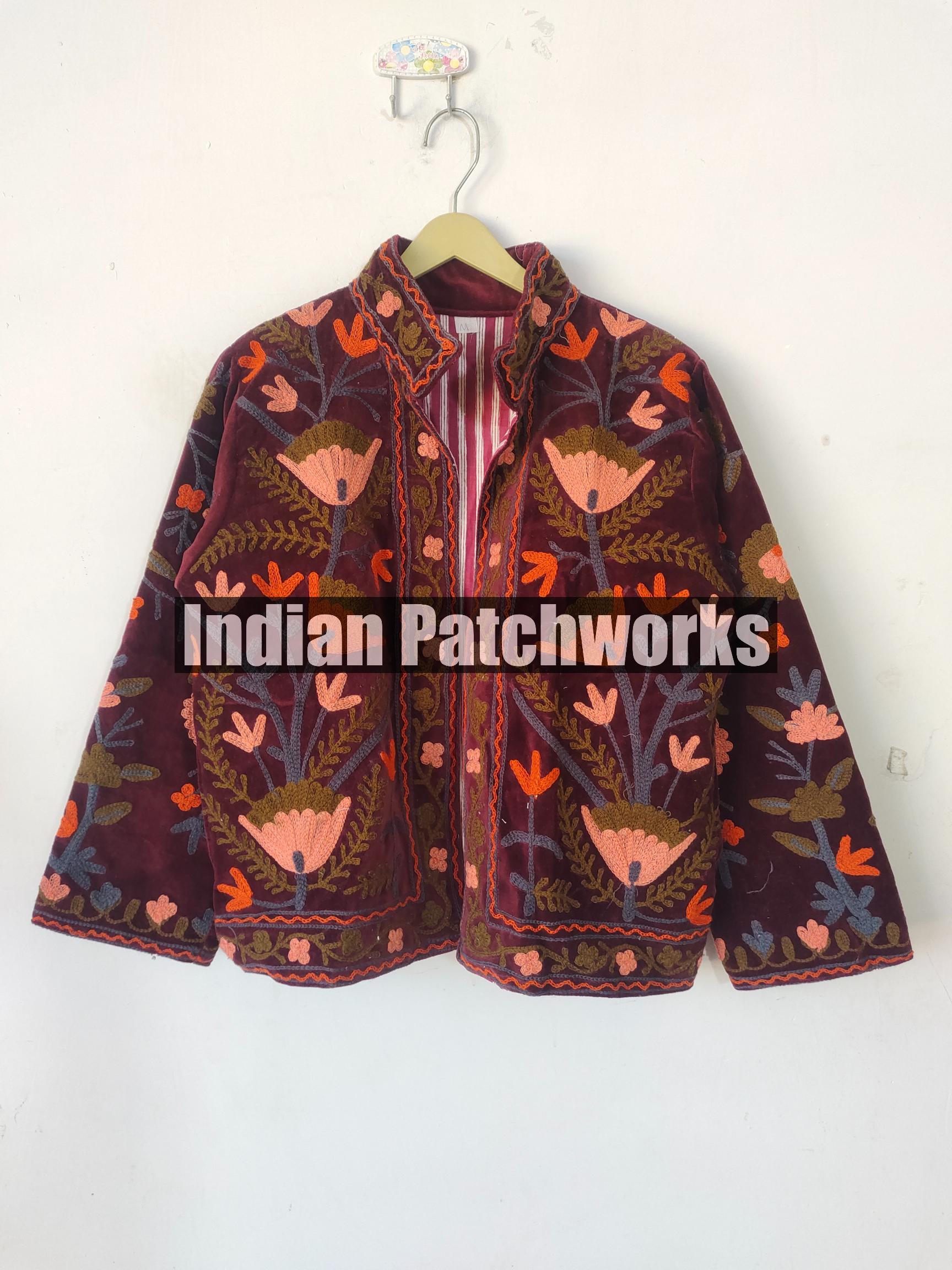 Giacca ricamata Suzani fatta a mano, giacca Suzani in velluto, cappotto invernale, cappotto da donna, giacca Suzani in tessuto TNT, vestaglia, regalo