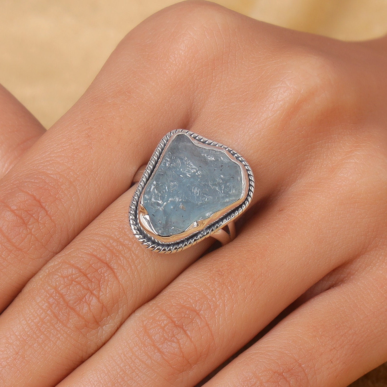 Anello con acquamarina, anello con pietra preziosa grezza, anello in argento sterling 925, anello fatto a mano, anello con pietra grezza, anello con d