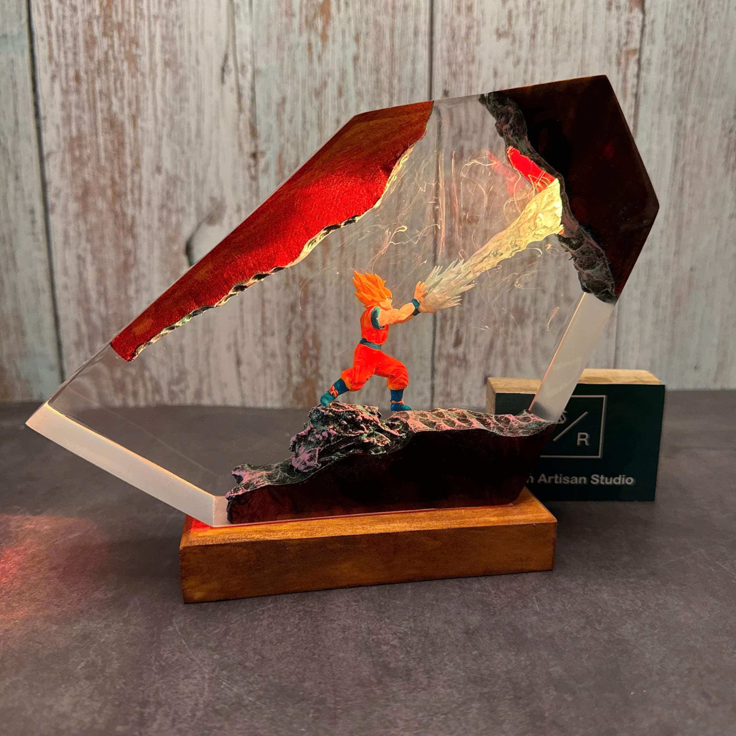 Lampada da notte ANIME Lampada in resina epossidica realizzata a mano in legno e resina Lampada da notte anime personalizzata Lampada in legno Lampada