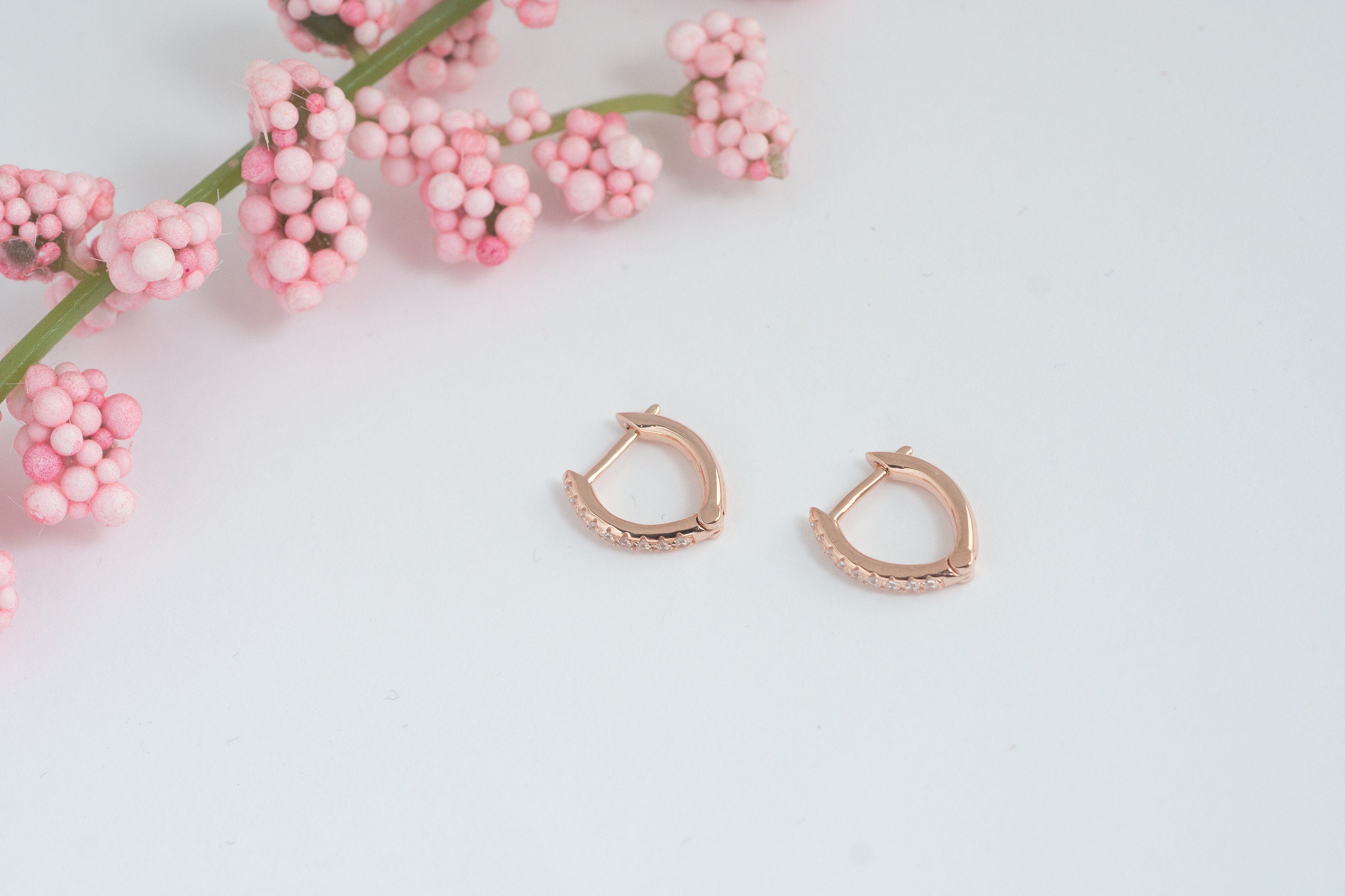 Orecchini Huggie con diamanti, orecchini Huggie in oro con zirconi cubici, orecchini Huggie, piccoli orecchini a cerchio in oro, orecchini a cerchio d