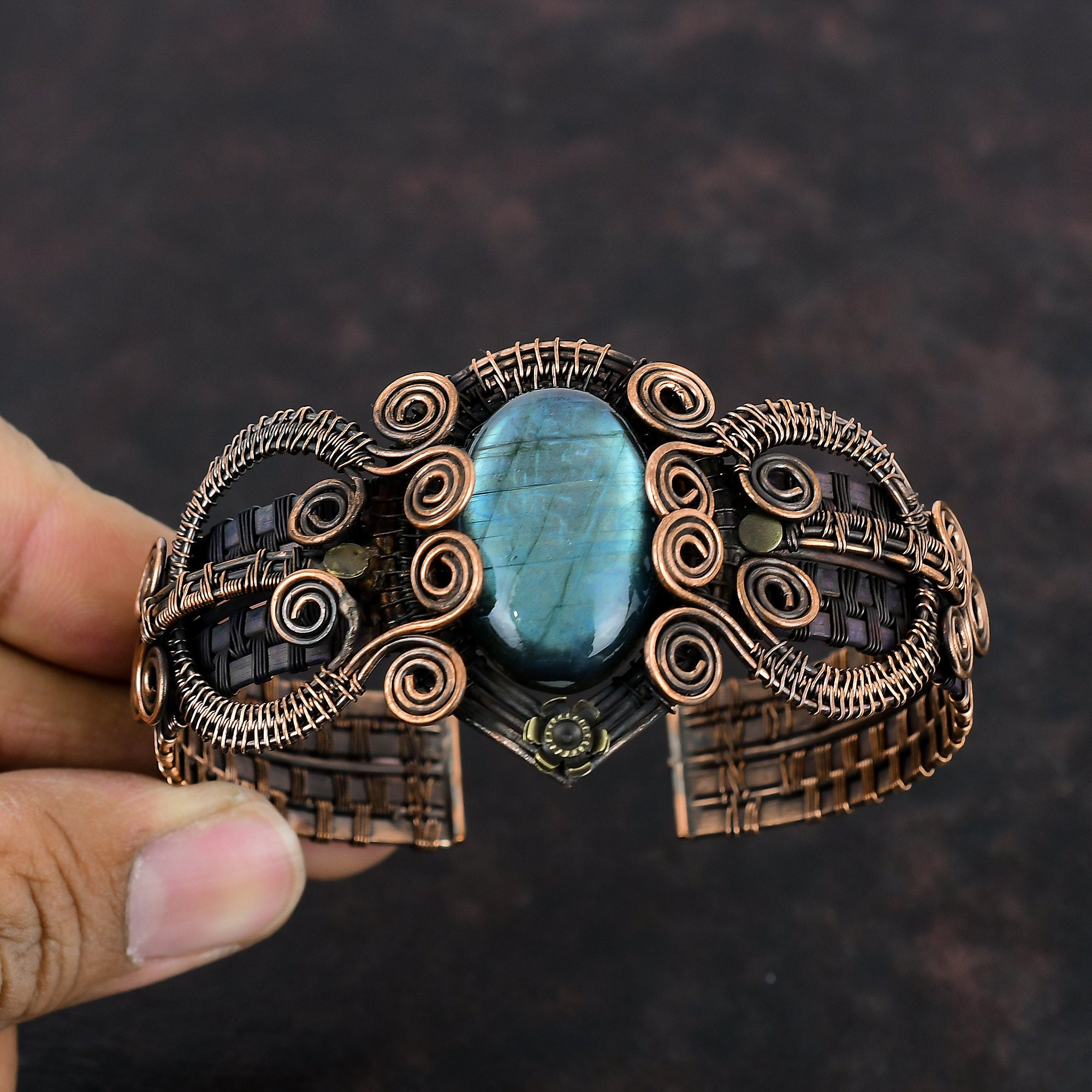 Bracciale rigido in labradorite, bracciale rigido avvolto in filo di rame, bracciale rigido regolabile in labradorite, bracciale rigido con pietre pre
