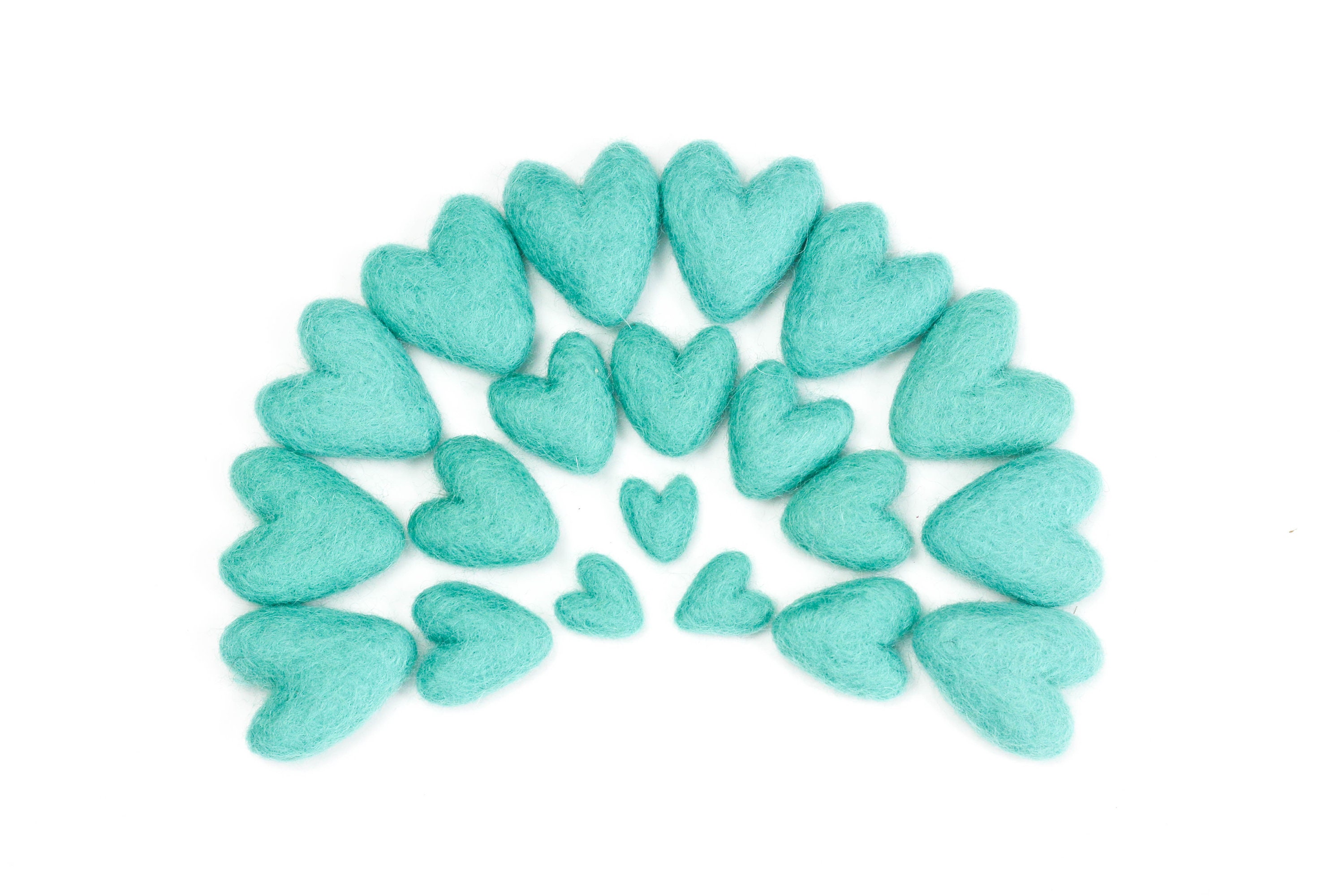 Cuori in feltro color acquamarina / Mini cuori in feltro / Mini cuori di lana / Cuori di San Valentino / Regalo di San Valentino / Decorazione di San