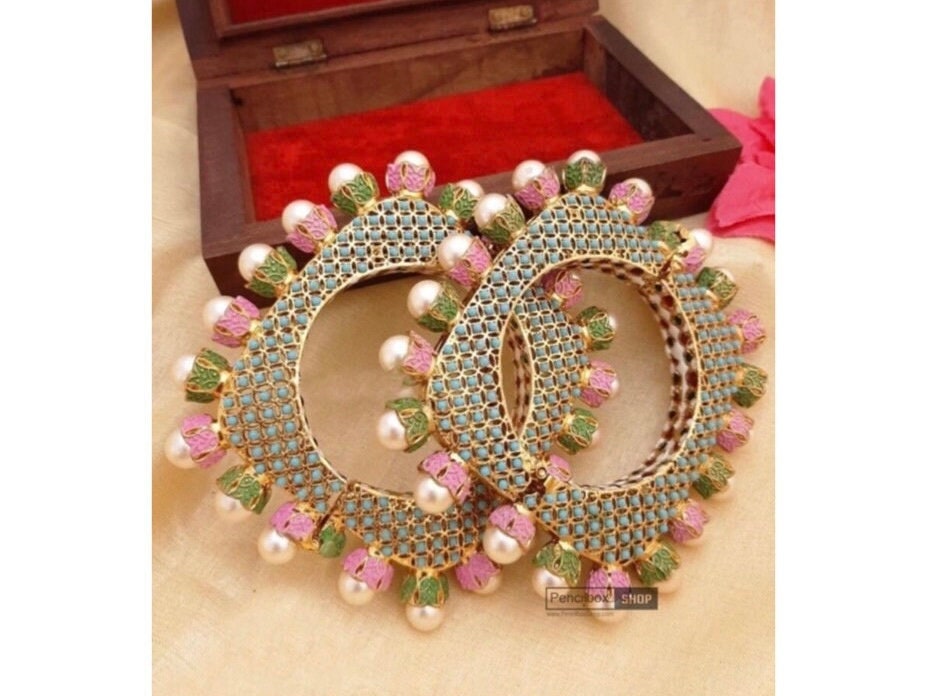 Bracciale Jadau di perle, gioielli a bracciale, gioielli indiani, bracciale di perle, bracciali, gioielli da sposa indiani, bracciale indiano, kadas