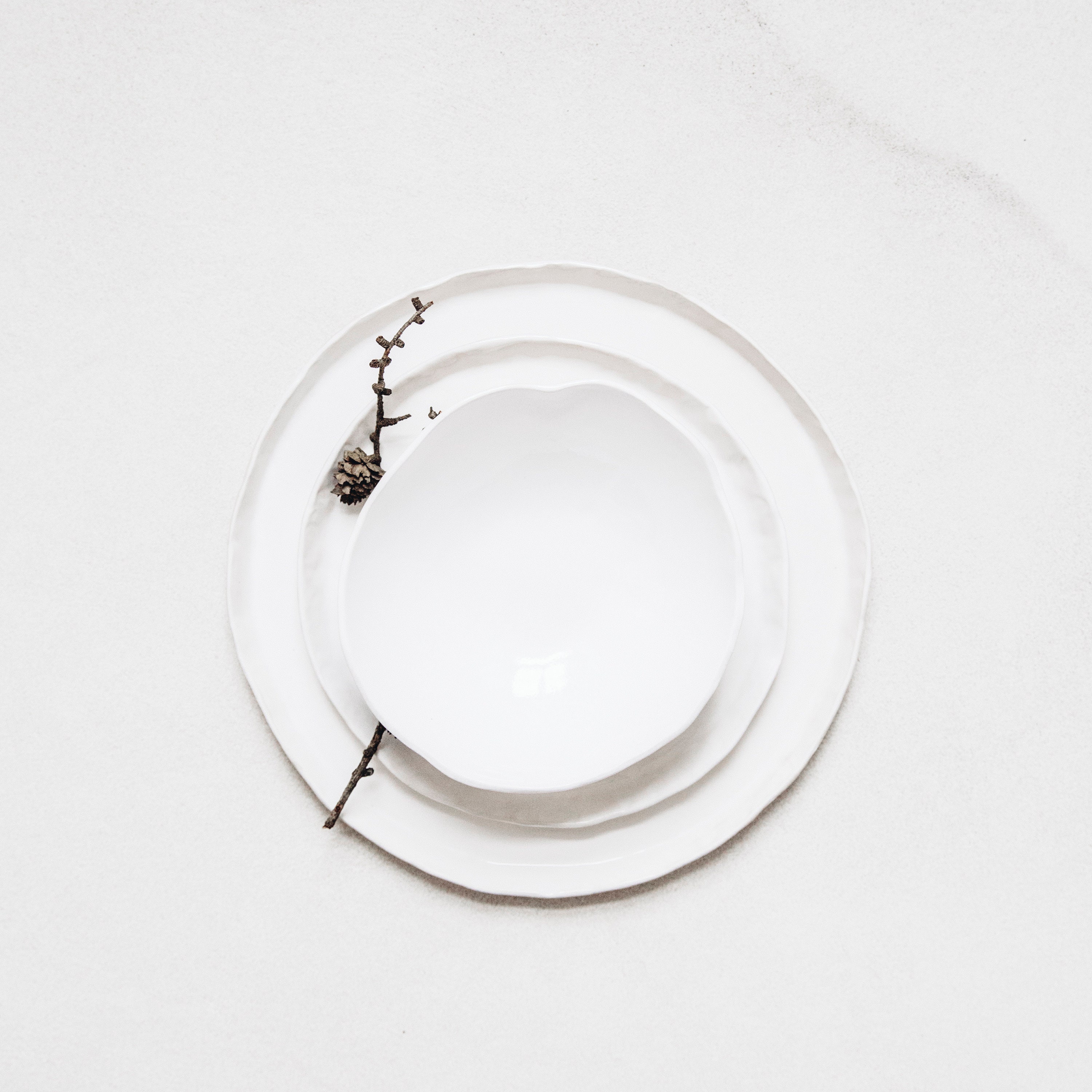 Set di stoviglie - 3 pezzi - Collezione Wave Edge, Piatti da tavola, Piatti piani, Piatti da insalata, Ciotola - Piatti fatti a mano - Ceramica e terr