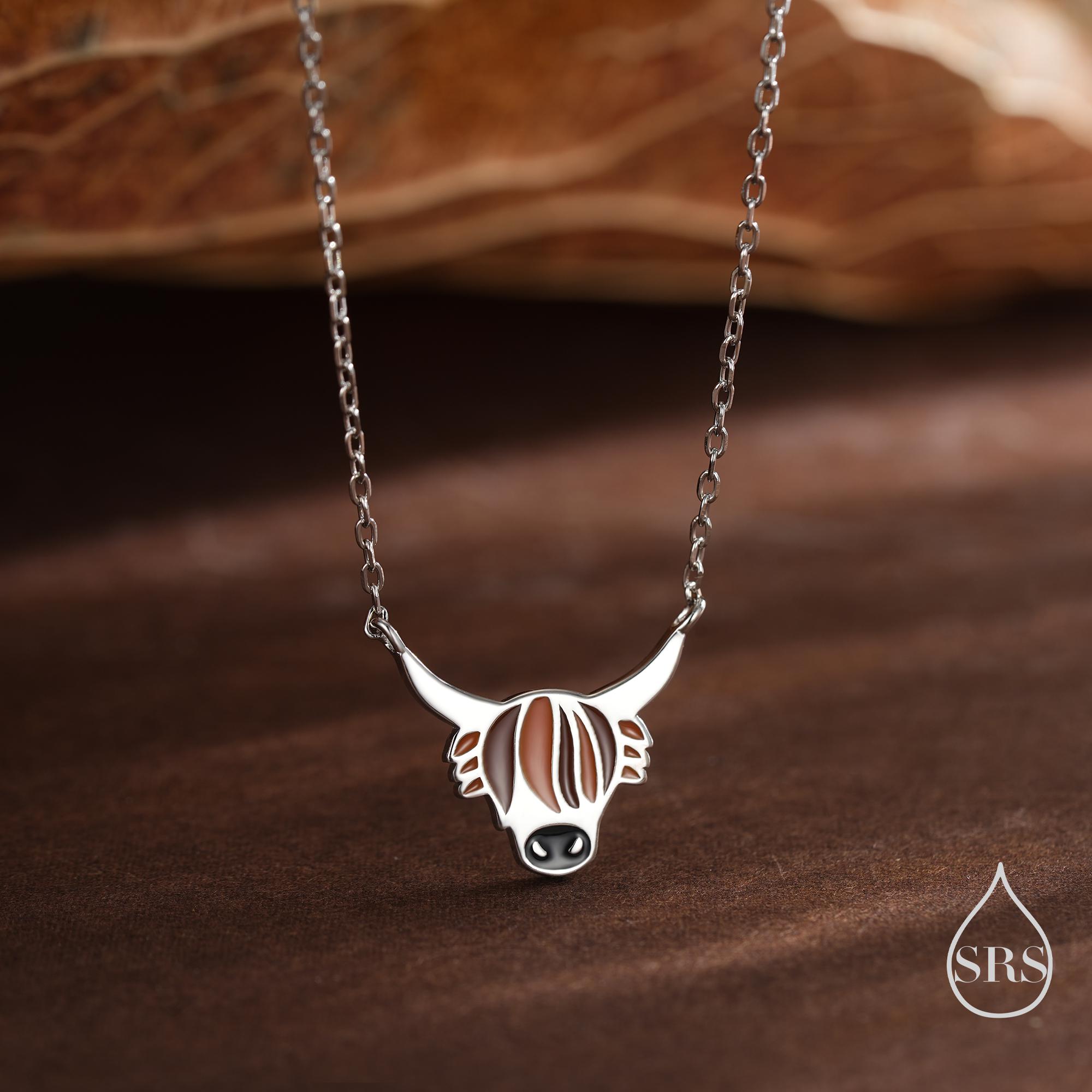 Collana con ciondolo a forma di testa di mucca scozzese in argento sterling smaltato, finitura argento o oro, delicata collana a forma di mucca scozze