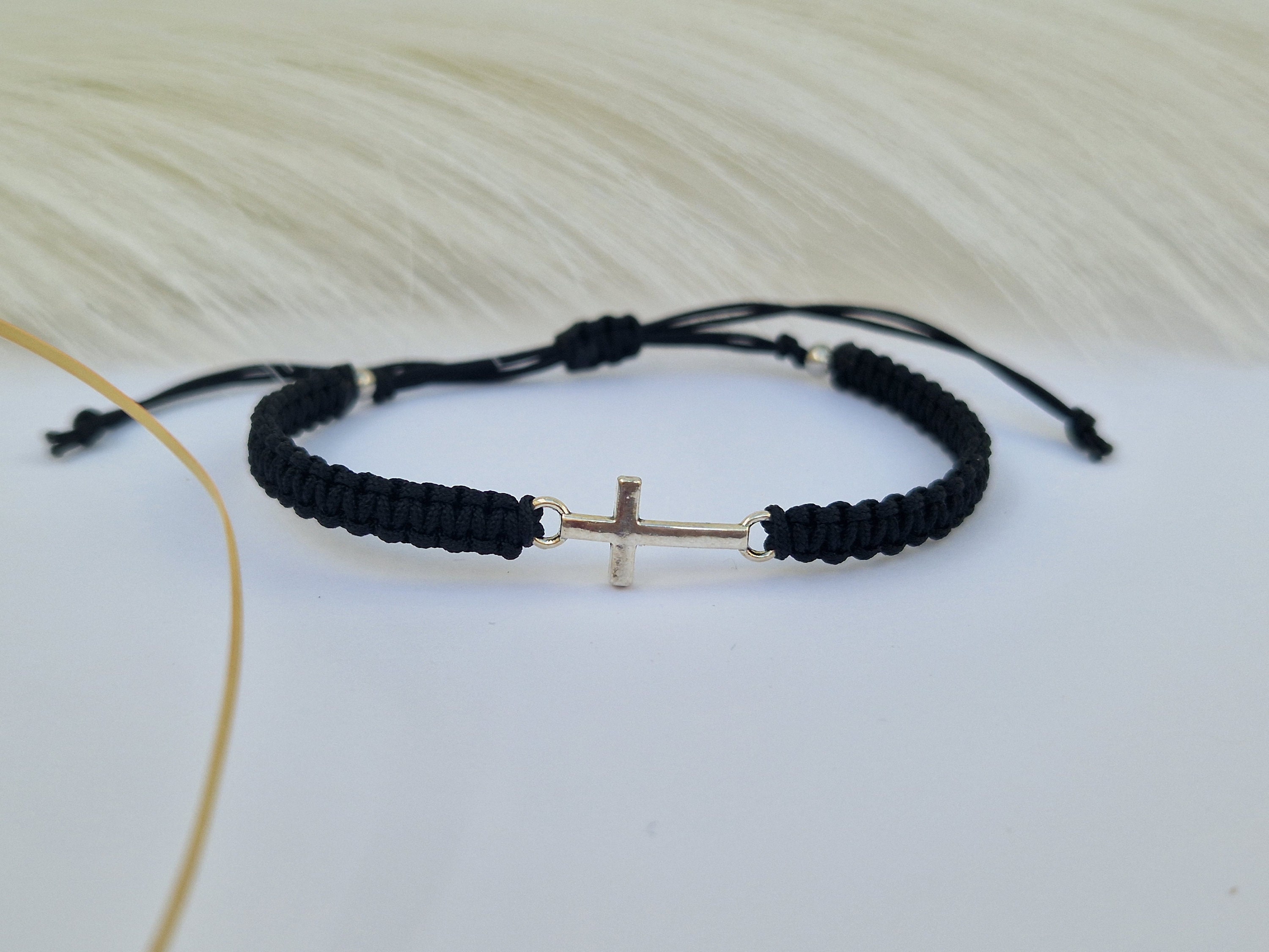 Bracciale con croce, 24 colori, bracciale con croce in argento, bracciale con croce in macramè, ciondolo a croce in argento, bracciale regolabile, bra
