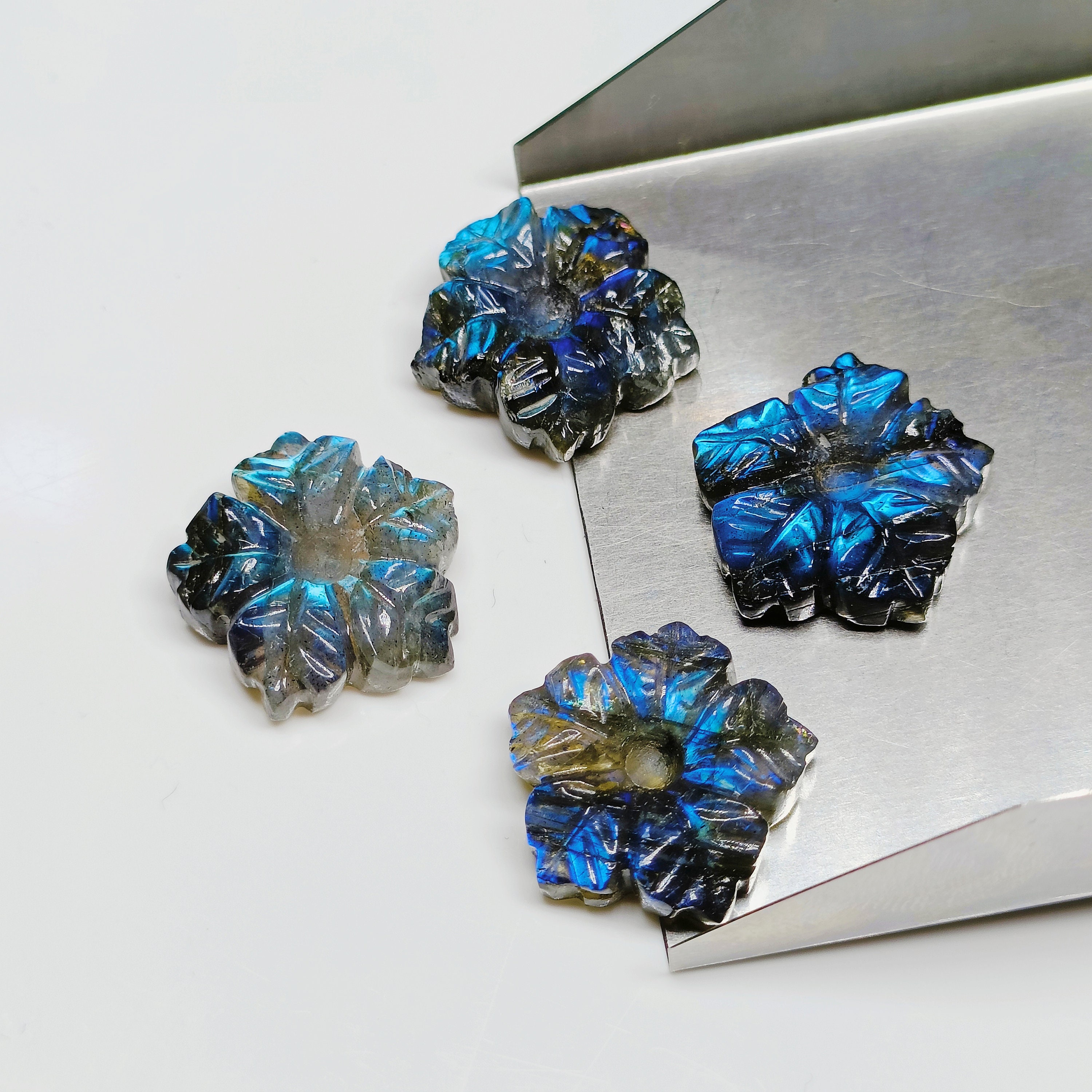 2, 3, 4, 5 pezzi di pietra preziosa intagliata di labradorite naturale al 100%, pietra preziosa sciolta, pietra preziosa di forma fantasia per gioiell