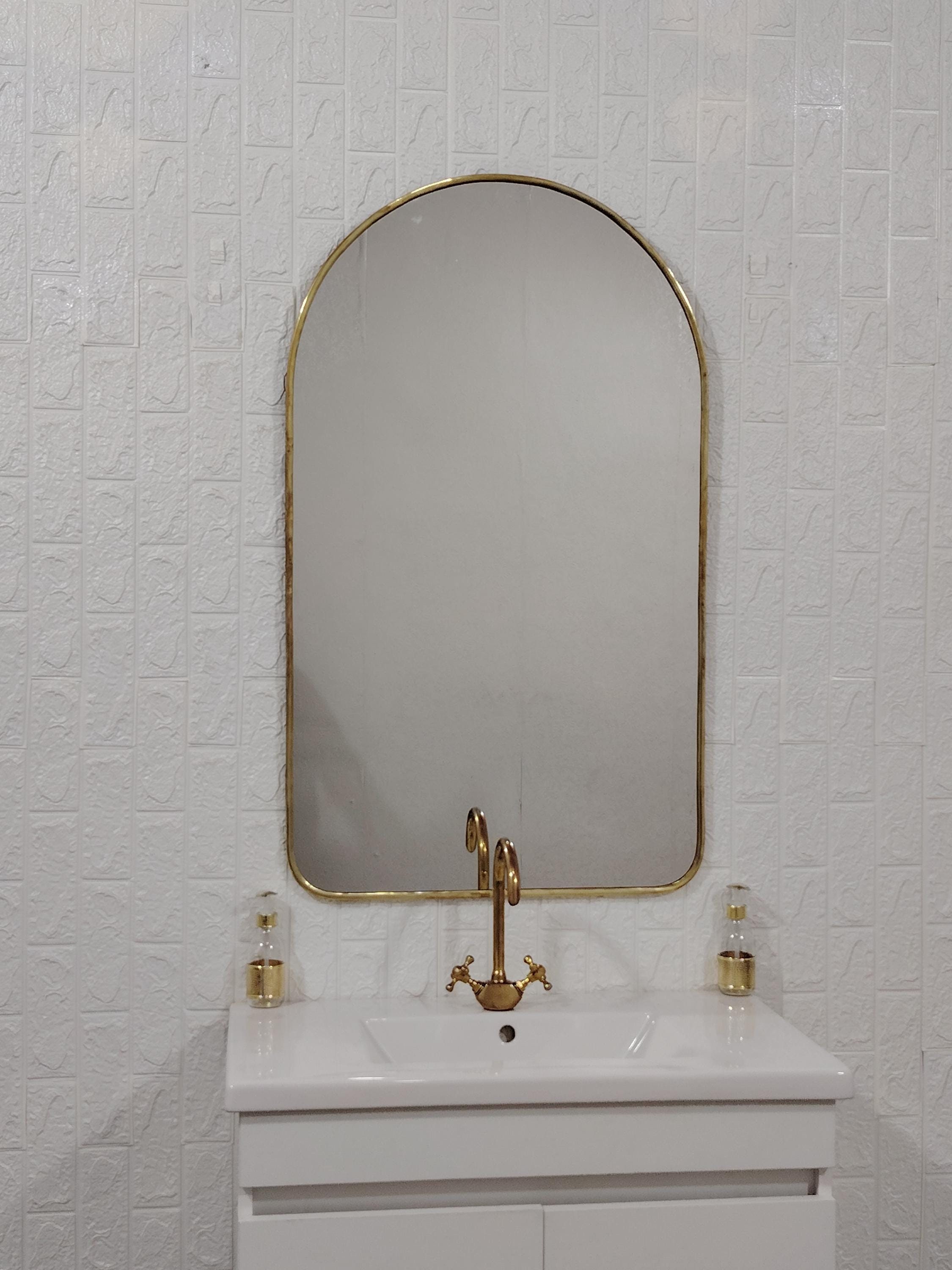 Specchio marocchino in ottone, specchio ad arco dorato, specchio fatto a mano, specchio da parete, specchio da bagno, specchio anticato, arredamento p
