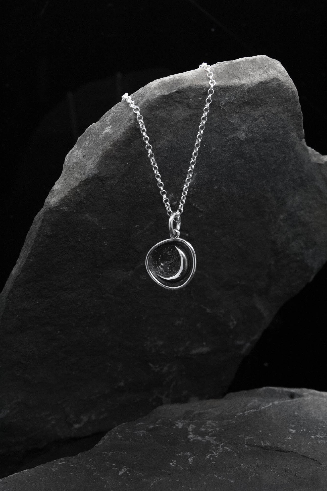 12 mm x 12 mm, Collana a forma di luna, Collana in argento sterling, Ciondolo a forma di luna, Ciondolo a mezzaluna, Collana minimalista, Talismano da