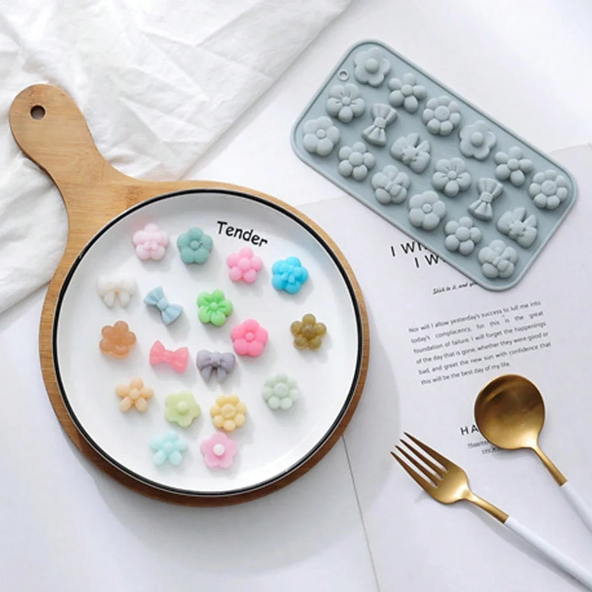 1 Stück – Blumenbogen-Silikon-Schokoladenform zum Selbermachen, Pudding, Kekse, Gebäck, Dessert, Flip, Zucker, Kerze, Kuchenform, Backwerkzeug Image