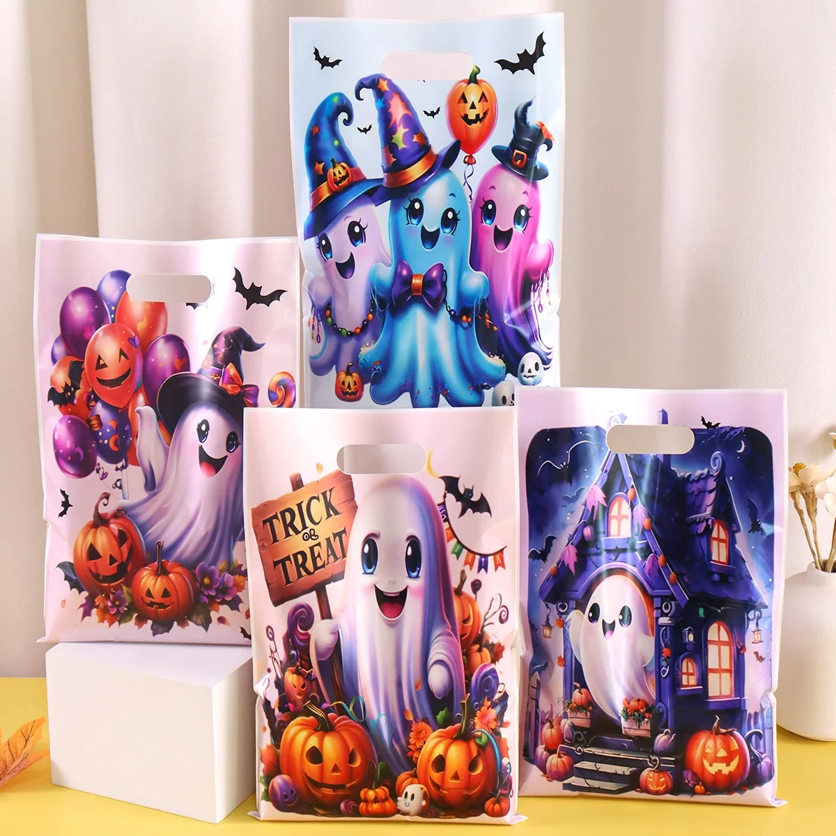 10/20/50 Stück Happy Halloween Geschenktüten Süßes oder Saures Geister Kürbis Partybevorzugungstaschen Horror Thema 2025, Halloween-Party-Dekoration Image