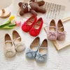 2025 Ballerinas für Mädchen, lässig, runde Zehen, niedliche Wildleder-Ballerina-Kirchen-Prinzessin-Schuhe, Frühling, elegante Party-Schuhe, Schleife, Größe 21–30