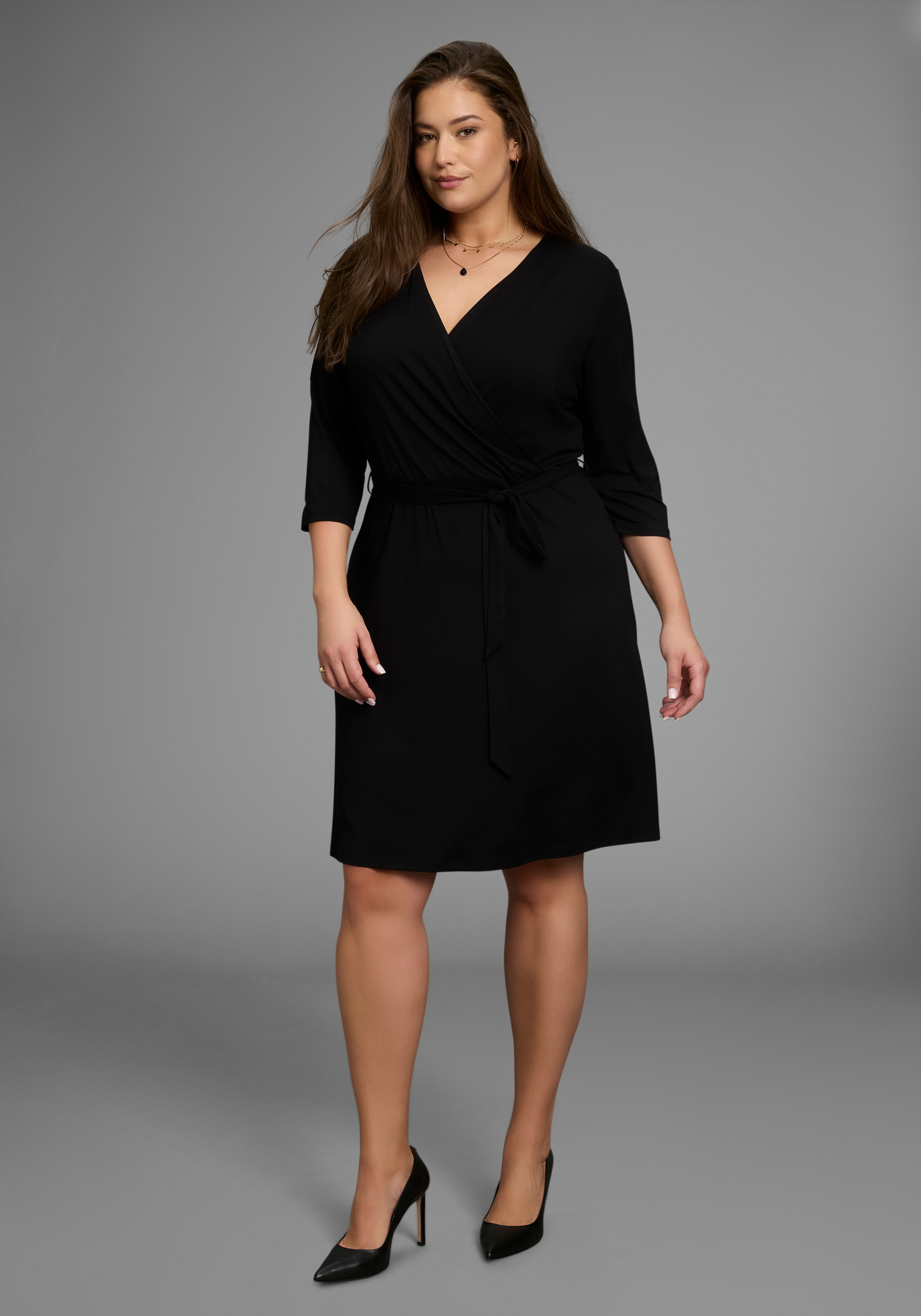 Jerseykleid LAURA SCOTT CURVE, Damen, Gr. 50, N-Gr, schwarz, Jersey, Obermaterial: 94% Viskose, 6% Elasthan, unifarben, Basic, bequem wadenlang, V-Ausschnitt, Kleider Jerseykleid, mit femininer Wickeloptik und tiefem V-Ausschnitt - GROSSE GRÖSSE