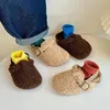 Herbst/winter Neue kinder Kork Baumwolle Schuhe Jungen Sandalen Hausschuhe Hause Plüsch Mädchen Atmungsaktive Warme Baby Schuhe