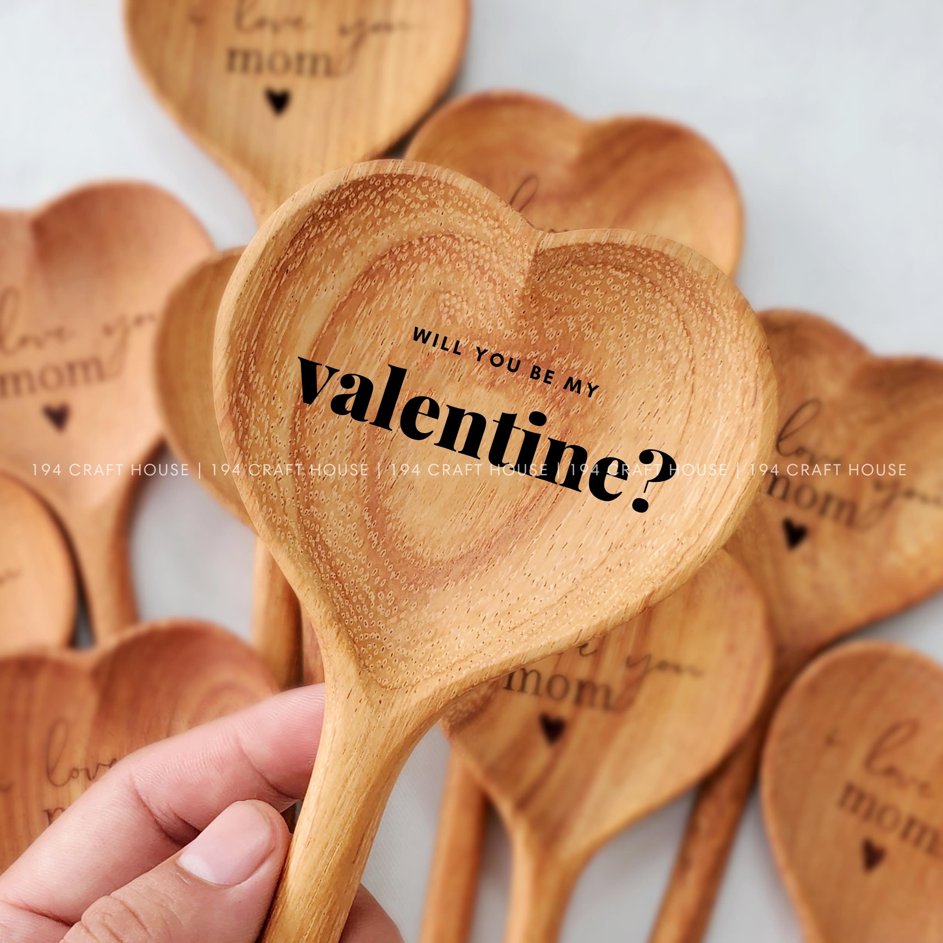 Vuoi essere il mio Valentino? Cucchiaio a forma di cuore in legno inciso personalizzato, regalo di San Valentino personalizzato per lei/lui/mamma/papà
