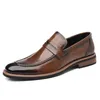 Neue Designer Mode Casual Oxford Schuhe für Männer Einfarbig Spitz-toe Anzug Kleid Schuhe Männlich Große Größe Hochzeit leder Schuh Mann