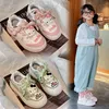 Hello Kitty Sneakers Frühling Herbst Leichte Daddy-Schuhe mit weicher Sohle Atmungsaktive und lässige, vielseitige Sneakers für Jungen und Kinder