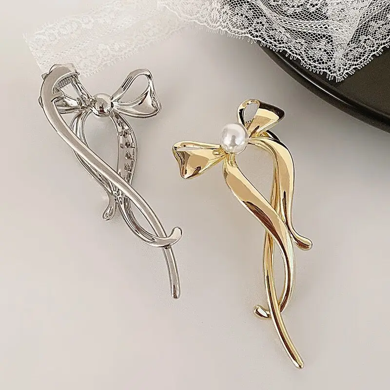 Einfache und elegante Schleife aus Metall für Damen, High-End-Haarnadel für die Rückseite, Internet-berühmte One-Clip-Party, Hochzeit, modische Kopfbedeckung Image