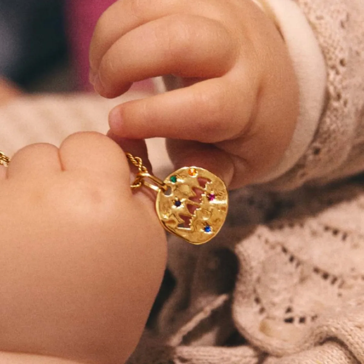 Muttertag MAMA Halskette Geschenk Unregelmäßige Kreisförmige Wächter Anhänger Halskette Neue Mode Edelstahl Halskette Zubehör Geschenk Image