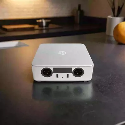 Best-selling fully balanced preamplifier portable desktop headphone amplifier