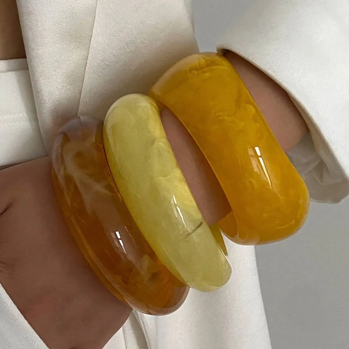 KunJoe Neue Mode Orange Gelb Harz Acryl Dicke Armreif Armbänder für Frauen Punk Unregelmäßigen Großen Breiten Armreif Dame Schmuck