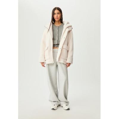 Stradivarius Short faux shearling coat Ecru S