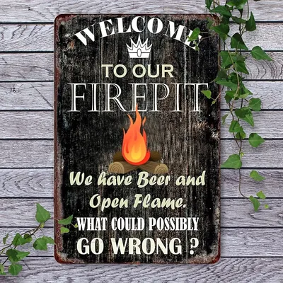 Vintage „Welcome to Our Fire Pit“ 2D-Blechschild – 1 Stück 8 x 12 Zoll, lustige Camping-Metalldekoration mit Bier und Flamme, langlebige Outdoor-Kunst