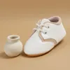 Neue Neugeborene Baby Schuhe Baby Junge Mädchen Schuhe Klassische Leder Gummi Sohle Anti-rutsch Kleinkind Erste Wanderer Infant Mädchen schuhe Moccasi