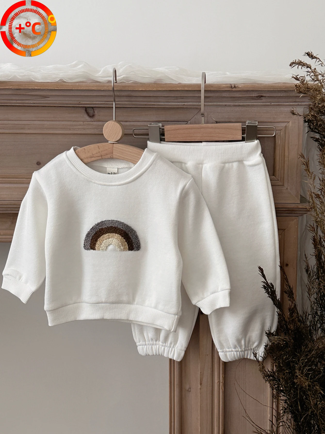 2 Teile/satz Winter Neue Baby Kleidung Lange Ärmel Regenbogen Handtuch Stickerei Top + Feste Hosen Komfortable Infant Anzug Casual Neugeborenen Image