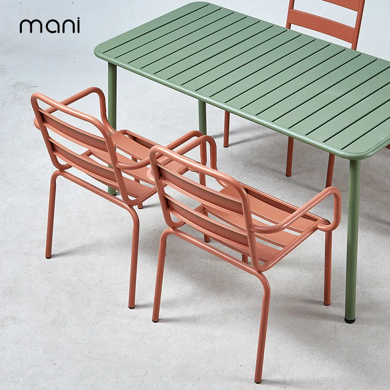 Moderne Terrassenmöbel, minimalistisches Eisen-Bistro-Set für den Außenbereich, wetterfester Café-Tisch und Stühle für Terrasse, Milchteeladen-Muebles Image