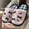 Bogen Flauschige frauen Hause Hausschuhe Winter Luxus Designer Frau Schuhe Mode Plüsch Innen Wohnungen Cartoon Casual Fuzzy Pelz Rutschen