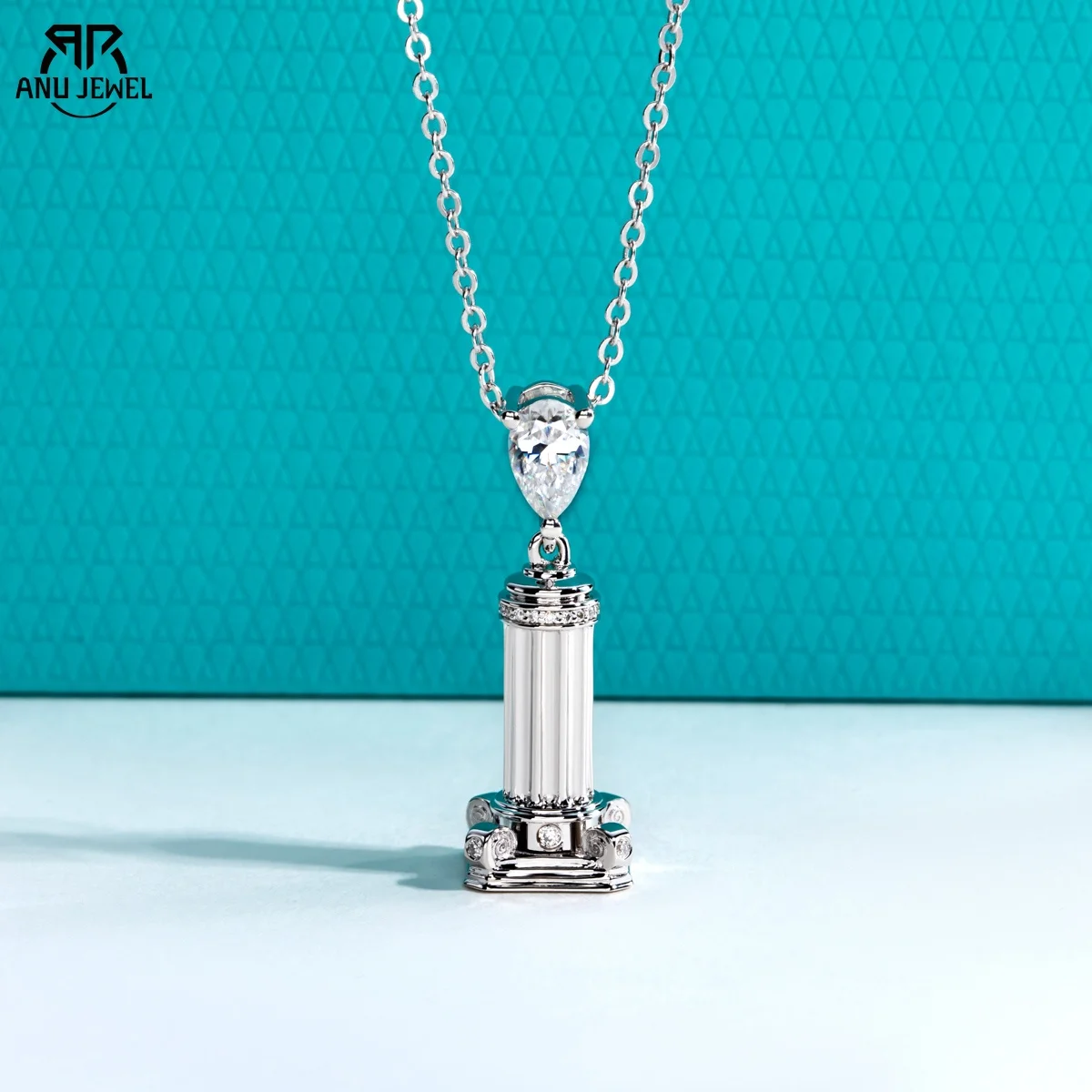 AnuJewel 1ct Pera Moissanite Colonna romana Collana con ciondolo retrò Argento sterling 925 Collana placcata oro 18k Gioielli da donna