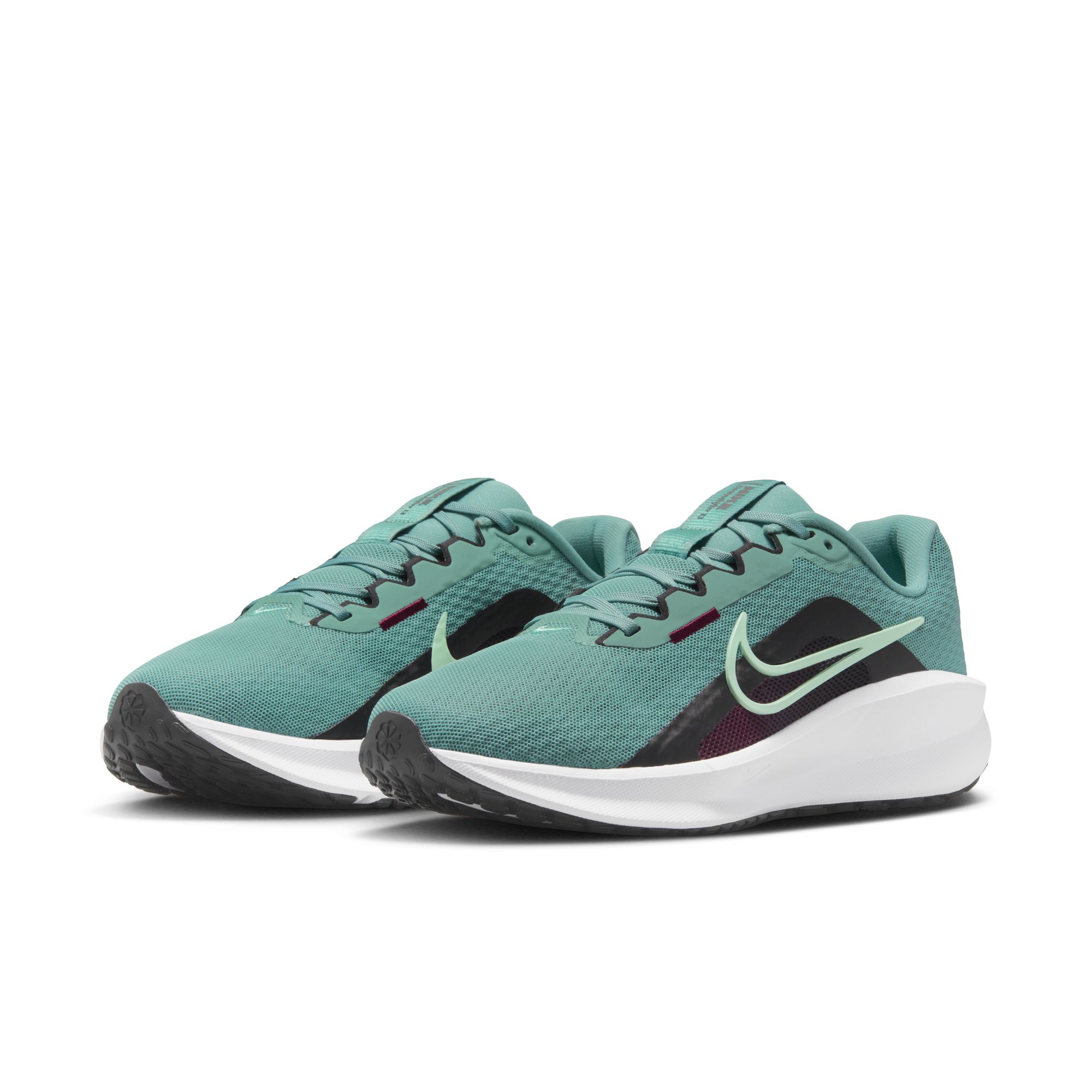 Laufschuh NIKE "W DOWNSHIFTER 13", Gr. 42,5, rot (cannon, mint foam, schwarz, bordeaux), Textil, Schuhe