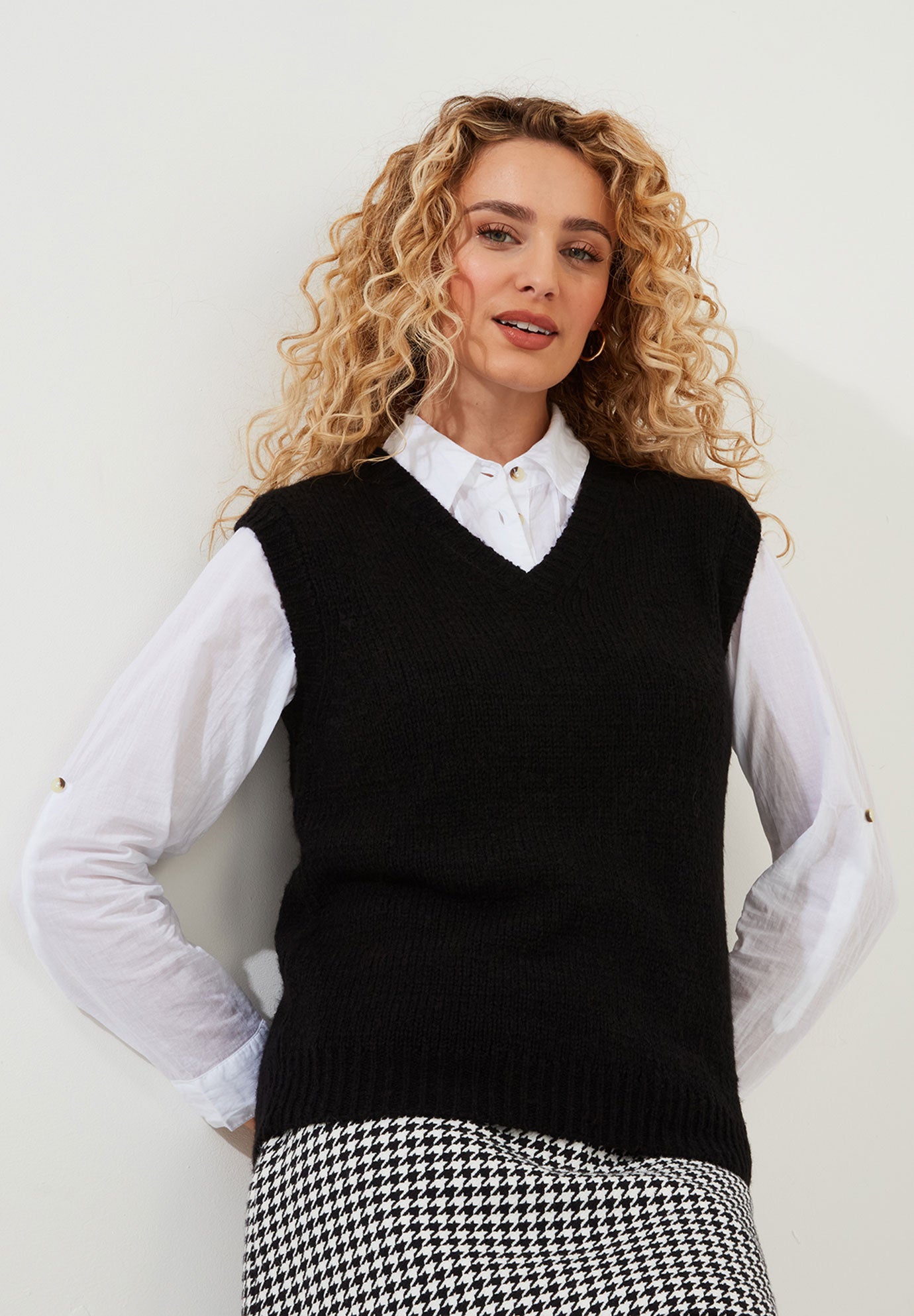 Plus Size Women's Rib V-Neck Sweater Vest by Joe Browns in Black (Size 3X)