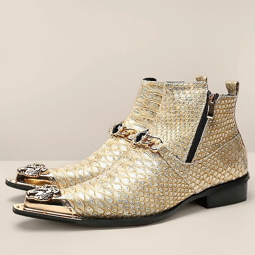 Herren-Westernstiefel mit geometrischem Muster und Nietenakzenten – einzigartiges Schuhwerk für trendige Anlässe, Modeevents und besondere Feiern Image